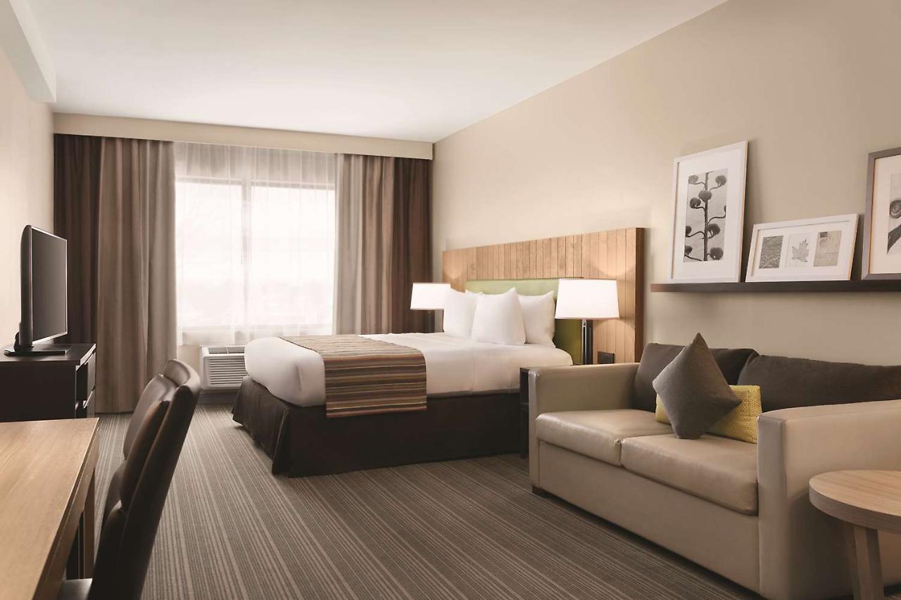 Country Inn & Suites By Radisson, Belleville, On Экстерьер фото