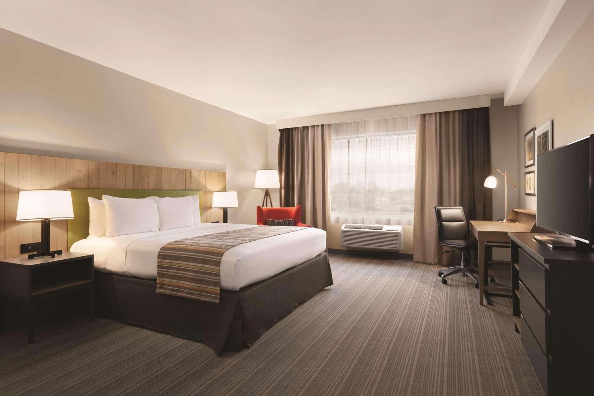 Country Inn & Suites By Radisson, Belleville, On Экстерьер фото