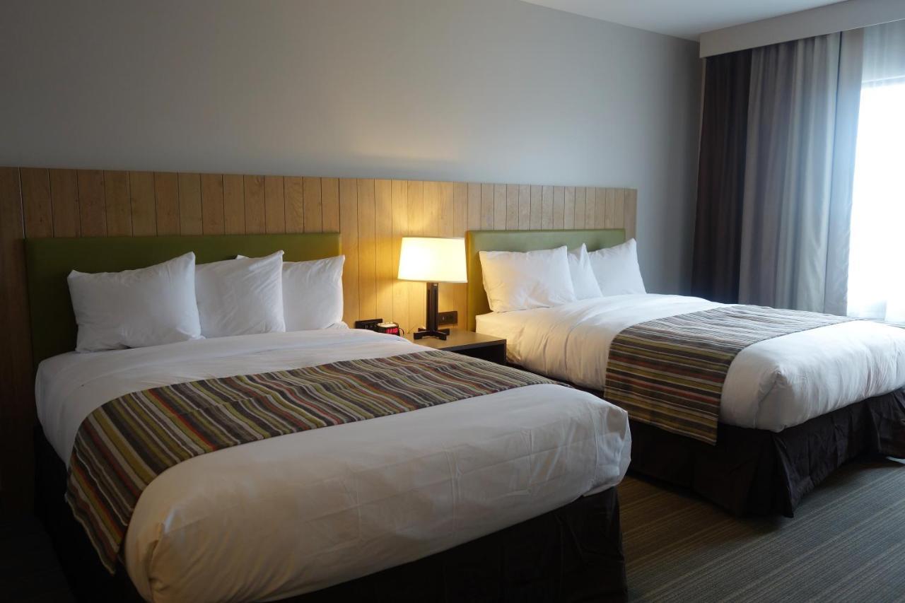 Country Inn & Suites By Radisson, Belleville, On Экстерьер фото