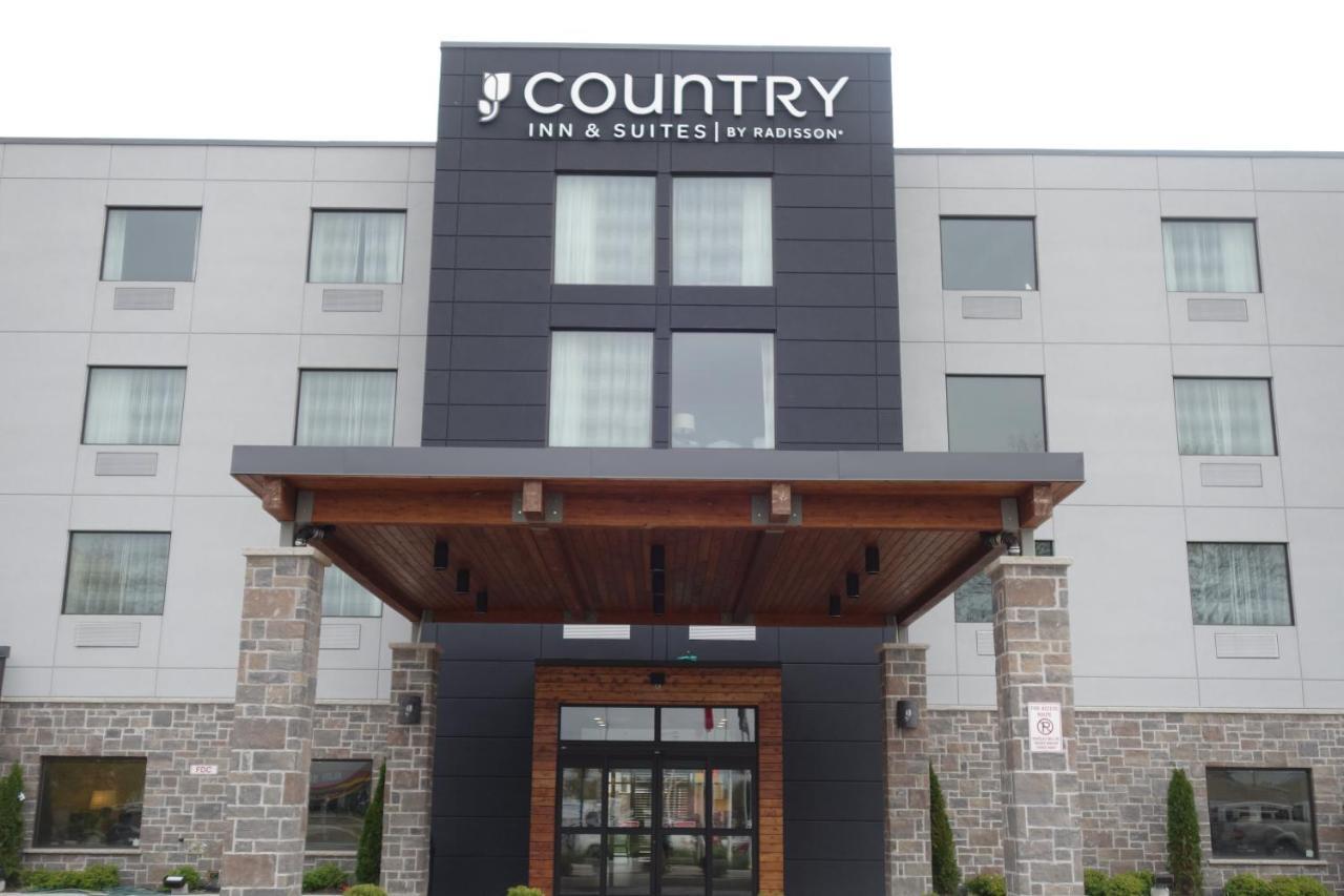 Country Inn & Suites By Radisson, Belleville, On Экстерьер фото