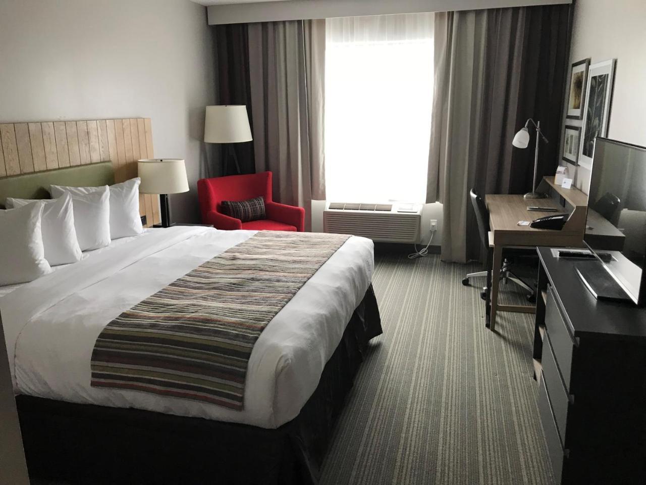 Country Inn & Suites By Radisson, Belleville, On Экстерьер фото