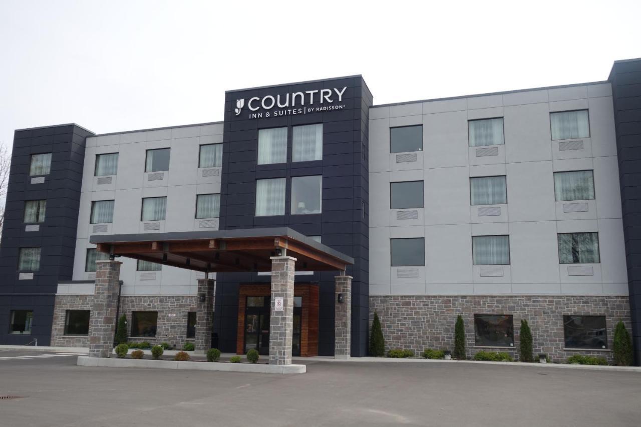 Country Inn & Suites By Radisson, Belleville, On Экстерьер фото