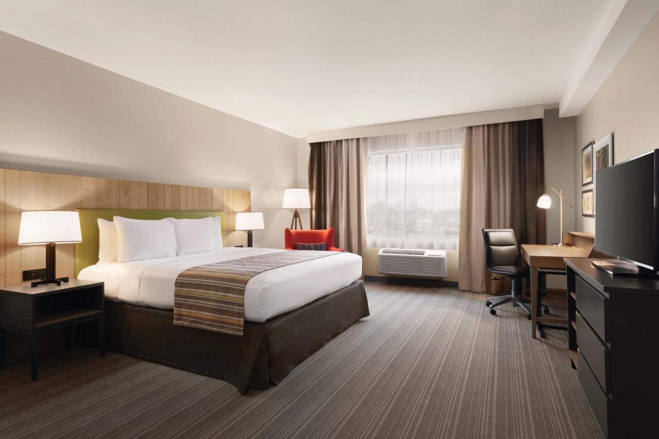 Country Inn & Suites By Radisson, Belleville, On Экстерьер фото
