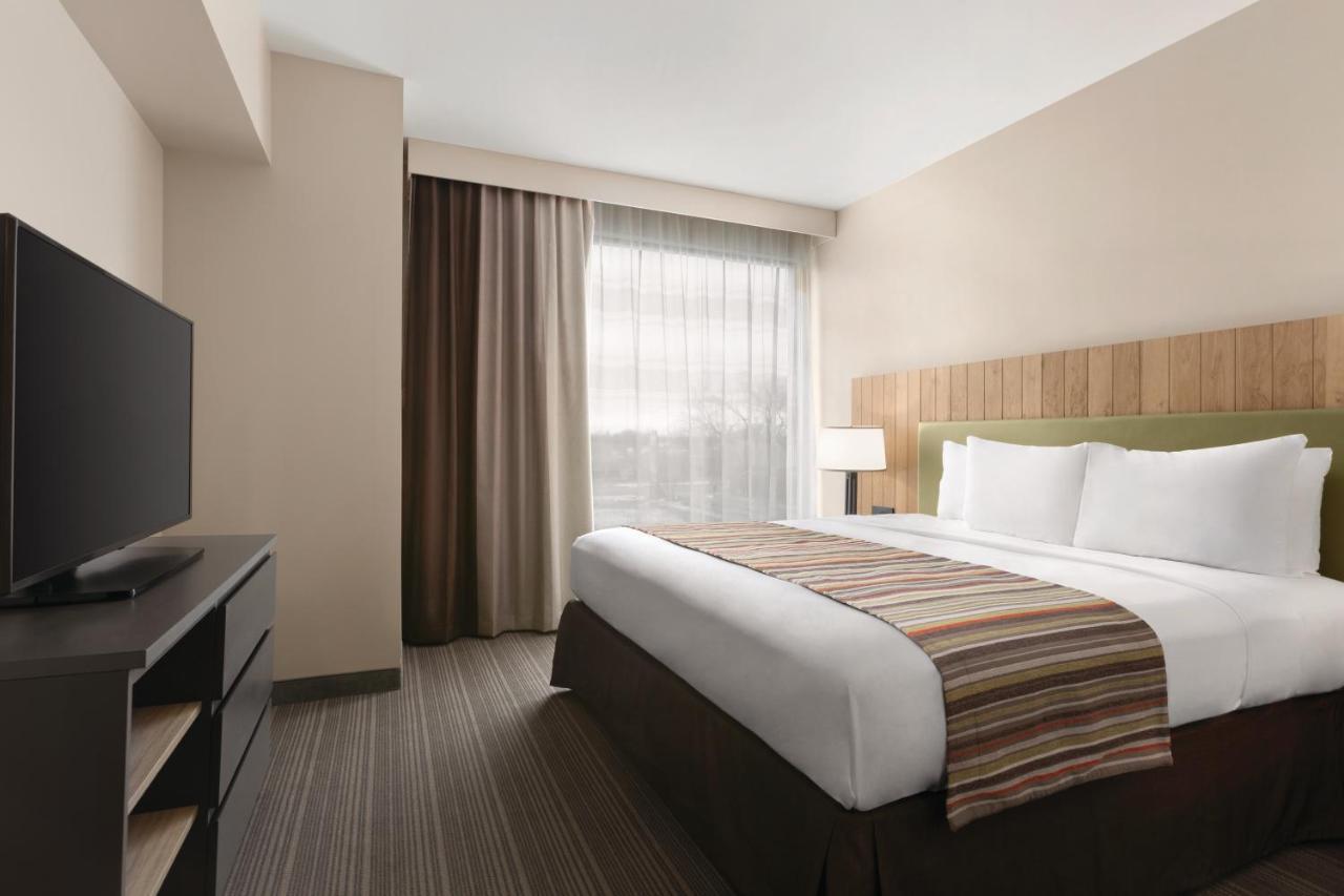 Country Inn & Suites By Radisson, Belleville, On Экстерьер фото